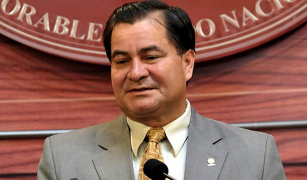 Bolívia acusa senador que pediu asilo ao Brasil de corrupção