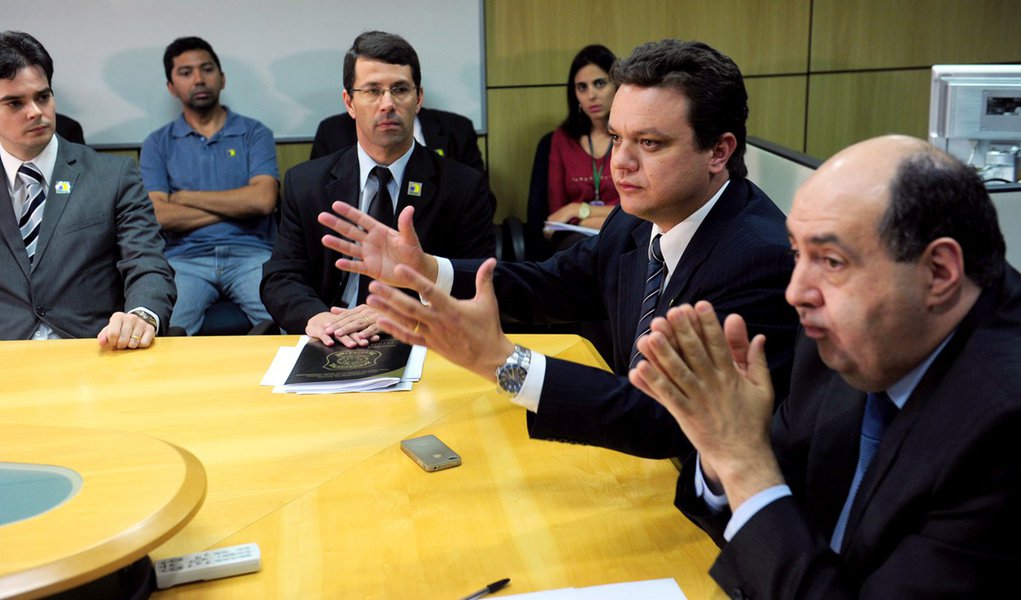 CPMI ataca o esquema financeiro de Cachoeira