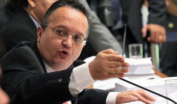 Pedro Taques ironiza “clube Nextel”