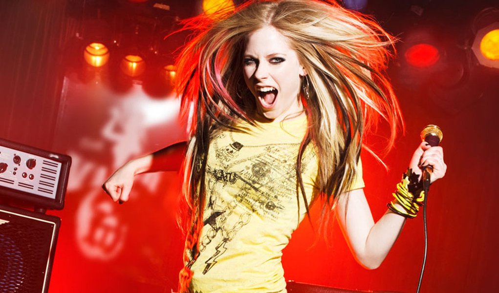 Fãs lamentam agressão contra Avril Lavigne
