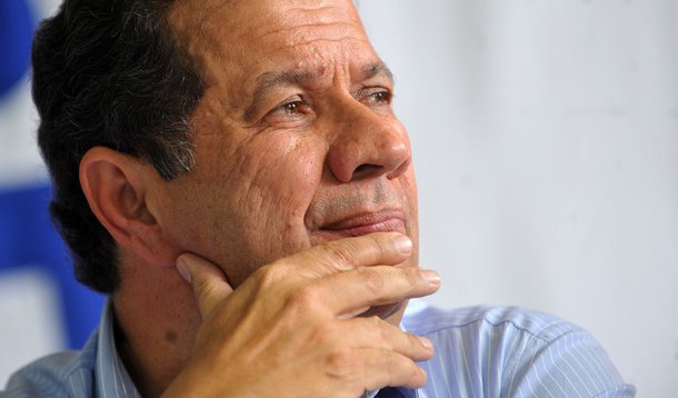 Dilma deve consultar Lupi para definir nome do Trabalho