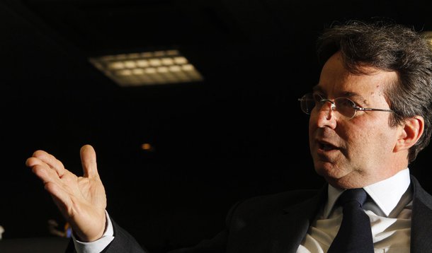  “Não converso politicamente com ele há mais de um ano”