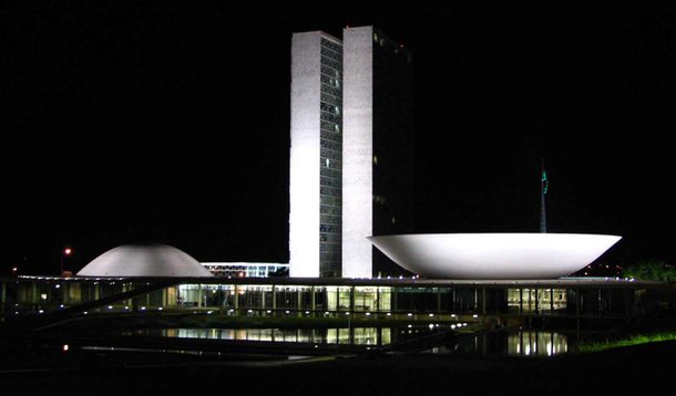 Marajás processam site por revelar salários