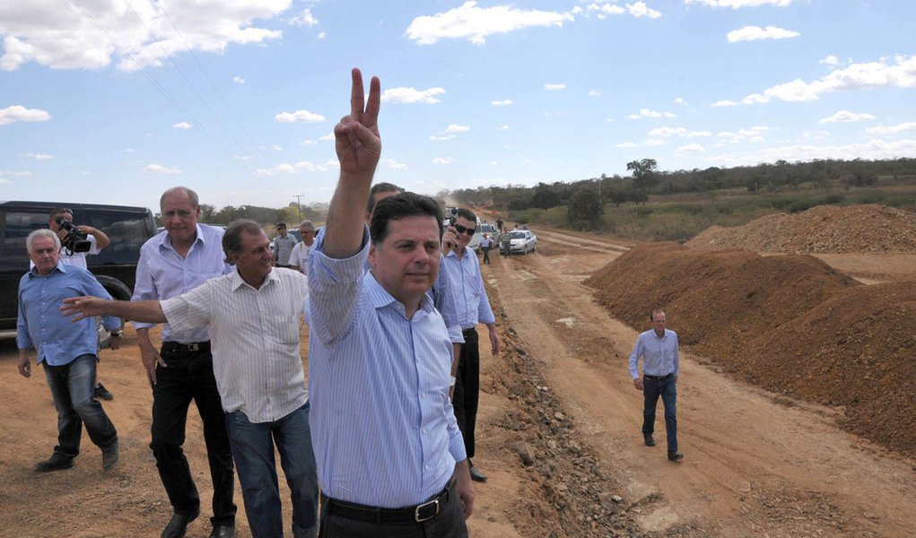 Pesquisas mostram Perillo em alta no interior
