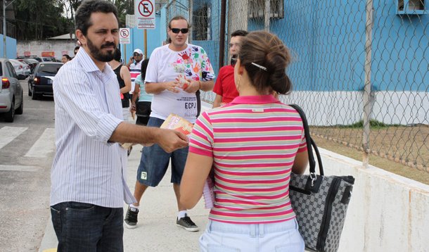 Justiça apreende 2 toneladas de material do PT