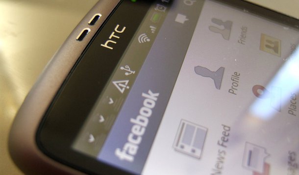 Facebook pode desenvolver seu próprio celular