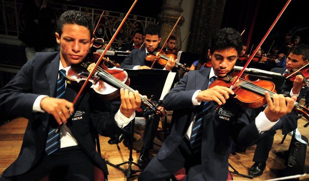 Hoje tem Orquestra Cidadã Meninos do Coque no Parque Dona Lindu