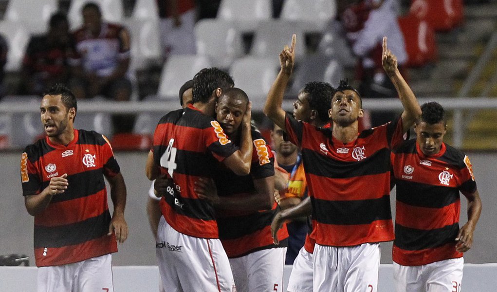 Flamengo empata e pede desculpas à torcida