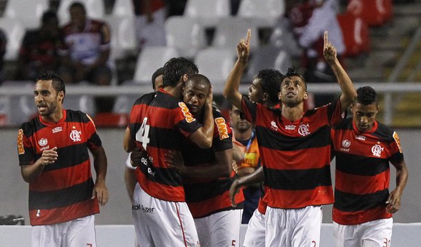 Flamengo empata e pede desculpas à torcida