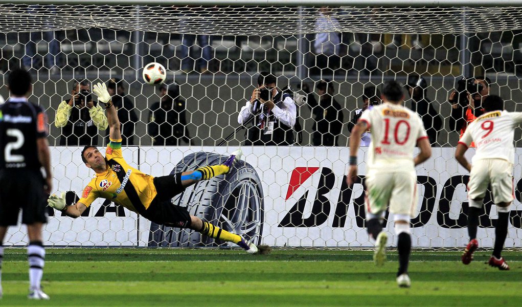 Vasco perde de 2 a 0 do Universitario na Sul-Americana
