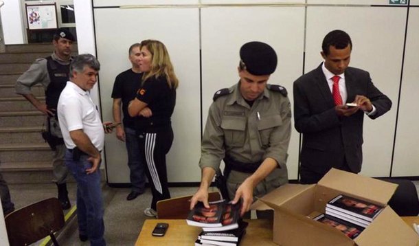 Juiz eleitoral prende escritor na UFG de Catalão