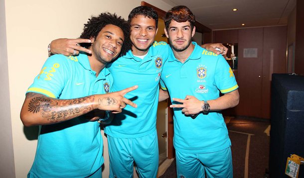 Seleção brasileira chega a Hamburgo para amistoso