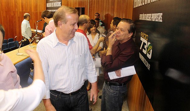 Em debate tenso, Paulo é acusado de copiar projetos