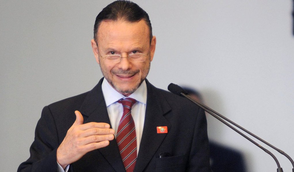 Para Coutinho, avanço do Brasil depende do próprio país