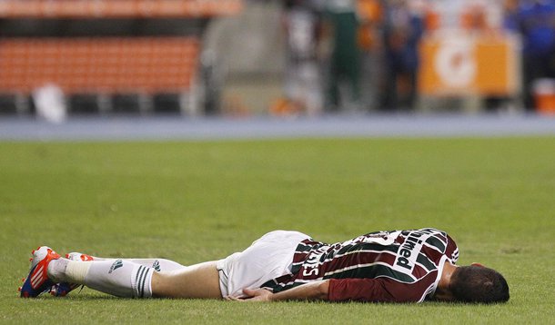 Flu leva gol no último minuto e deixa a Libertadores