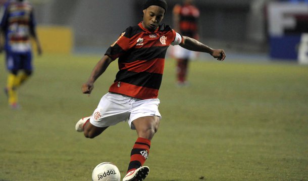 Flamengo joga mal, mas vence na estreia de Joel