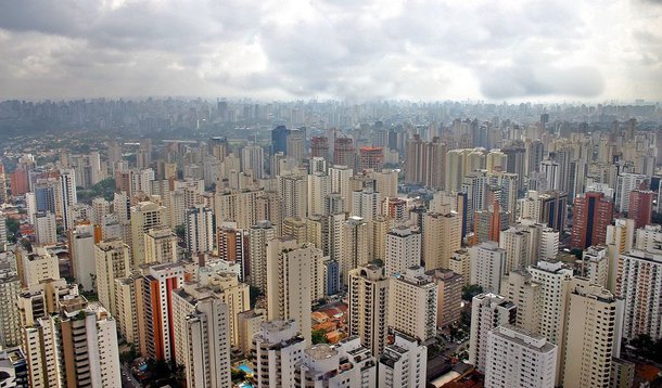 Condomínios de SP economizarão R$ 8,6 mil com redução da energia