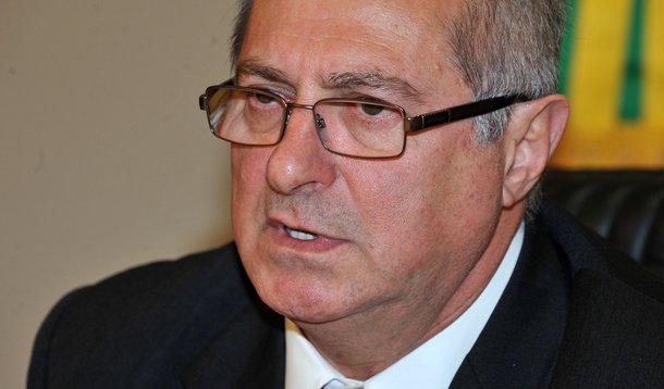 Paulo Bernardo diz que troca de ministros não preocupa governo
