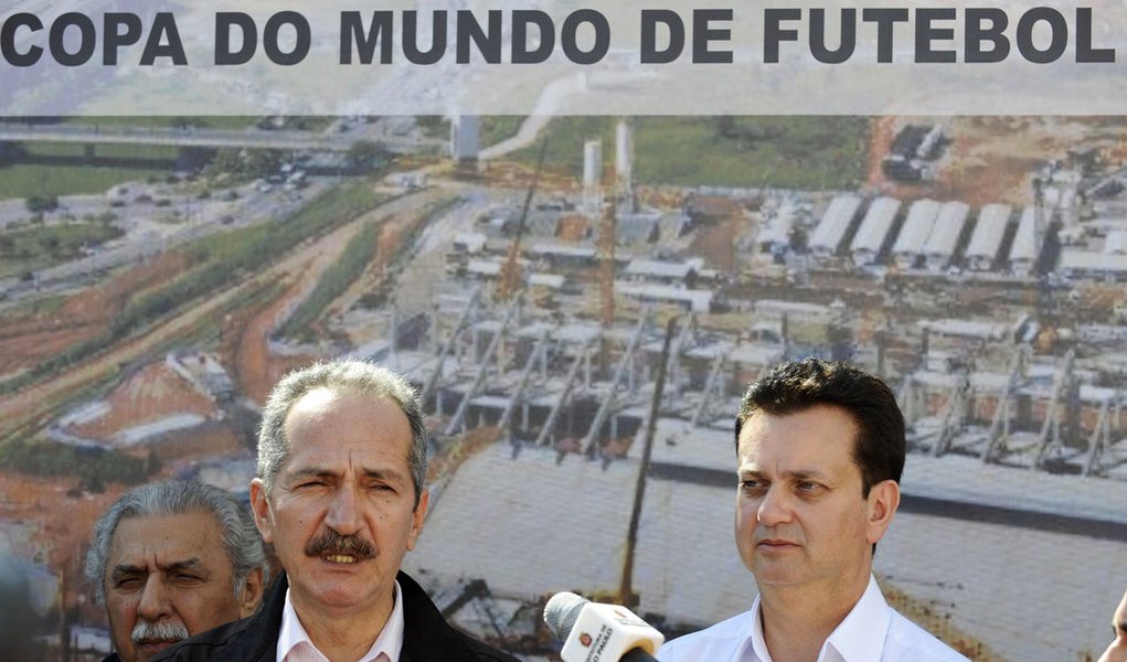 Aldo diz que está otimista em relação a Itaquerão, em SP