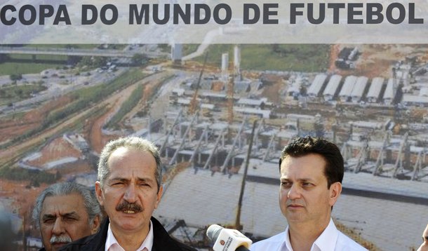 Aldo diz que está otimista em relação a Itaquerão, em SP