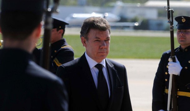 Colômbia vai intensificar ofensiva contra as Farc, diz presidente