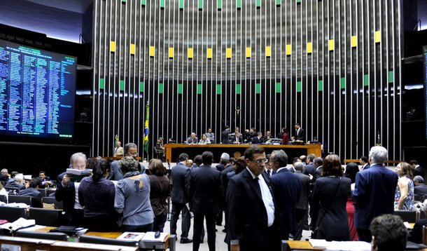 Câmara aprova registro de contas eleitorais reprovadas