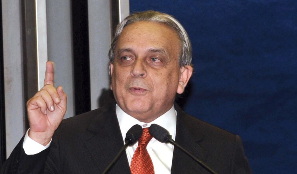 “É uma contradição”