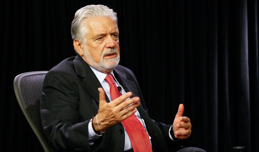Wagner aposta no segundo turno