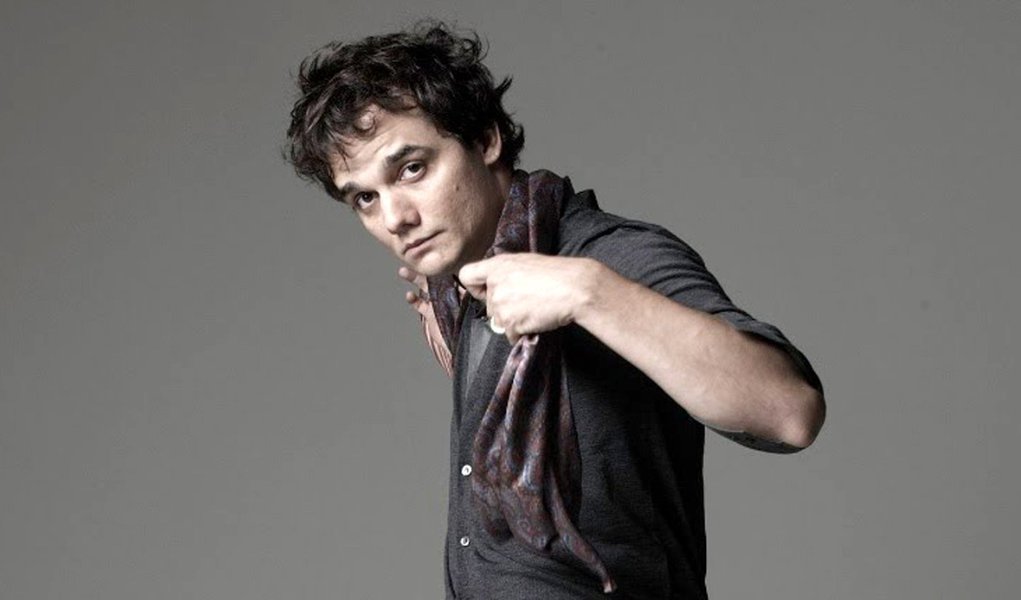 Wagner Moura deve interpretar Silvio Santos no cinema