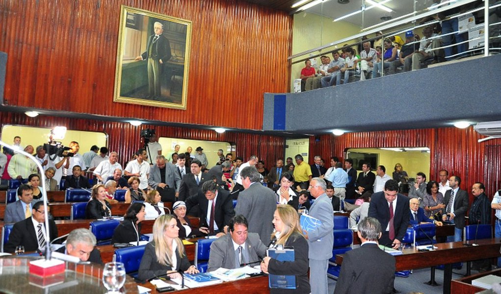 Salário dos deputados alagoanos sobe 108%