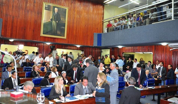 Salário dos deputados alagoanos sobe 108%