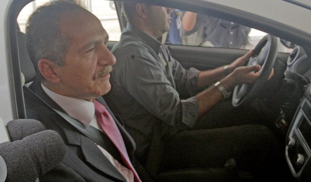 Frio e discreto, Aldo perde e ganha sem emoção