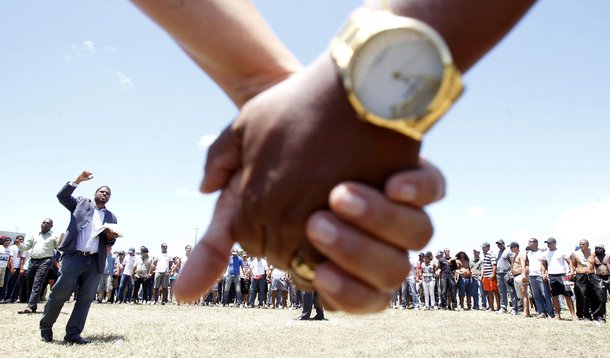 PMs em serviço ameaçam aderir a greve na Bahia