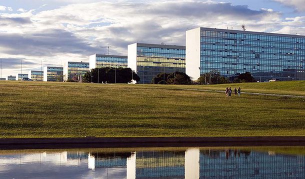 Governo estuda suspender convênios do Ministério do Esporte com ONGs