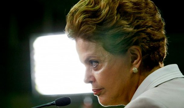 Dilma estuda troca no ministério das Mulheres