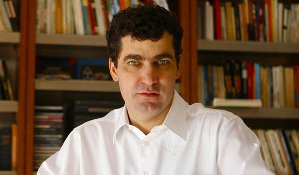 A pedra no calo de Aécio