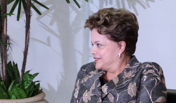 Gripada, Dilma falta ao anivesário de Lula