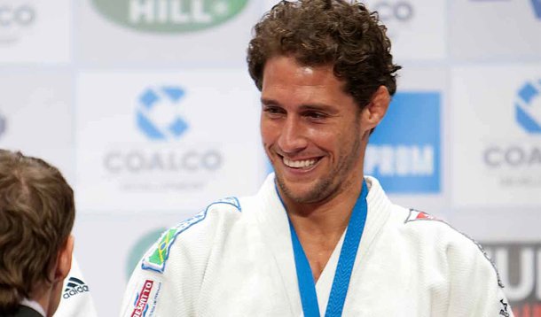 Heroi do judô troca esporte pela televisão