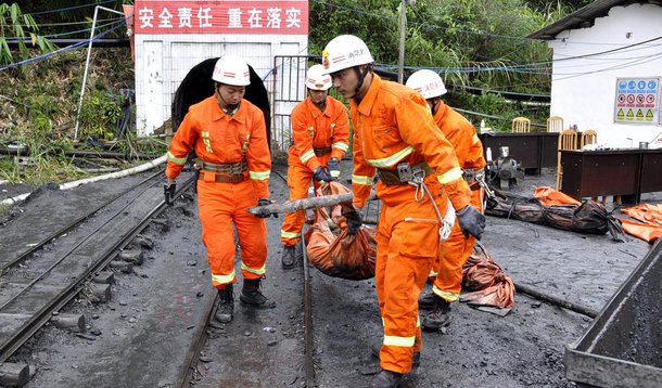 China confirma a morte de 13 mineradores presos em mina