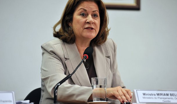 Miriam Belchior promete investigar Delta