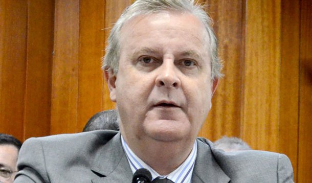 Prefeito de Goiânia suspende contratos com a Delta