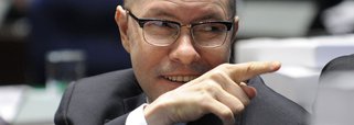 Demóstenes: mais 2 meses na flauta e R$ 84 mil no bolso