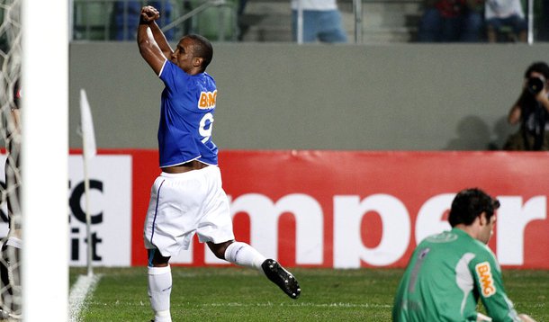 Cruzeiro empurra Palmeiras para zona de rebaixamento