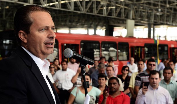 Campos nega "recados" e pressão sobre o PSB