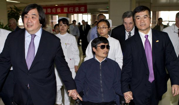 Ativista chinês embarca em avião rumo aos EUA