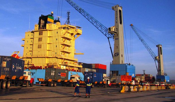 Trabalhadores de portos podem entrar em greve