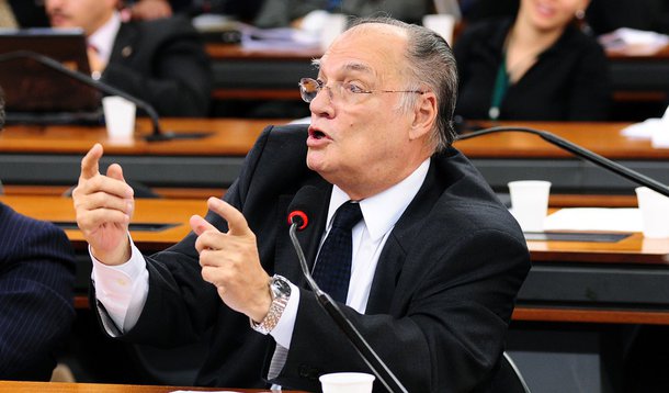 Freire ao PT: não adianta querer ofuscar mensalão