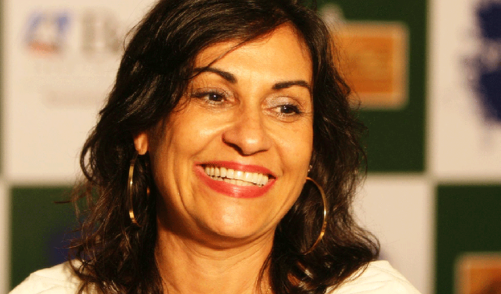 Primeira-dama continua trabalhando no TJ