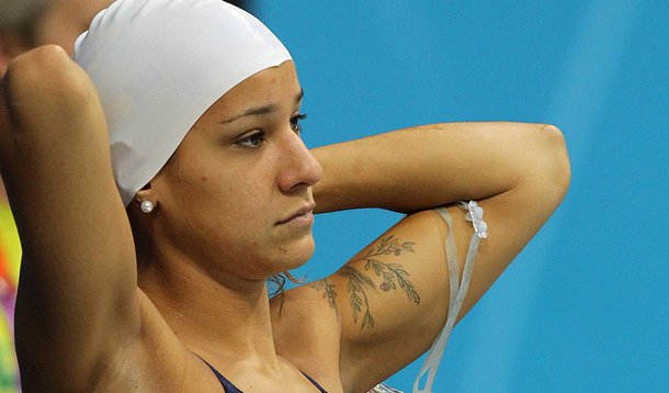 Joanna sofre corte e não disputa 400 metros medley
