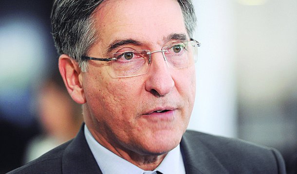 Comissão de Ética adia pedido de investigação de Pimentel